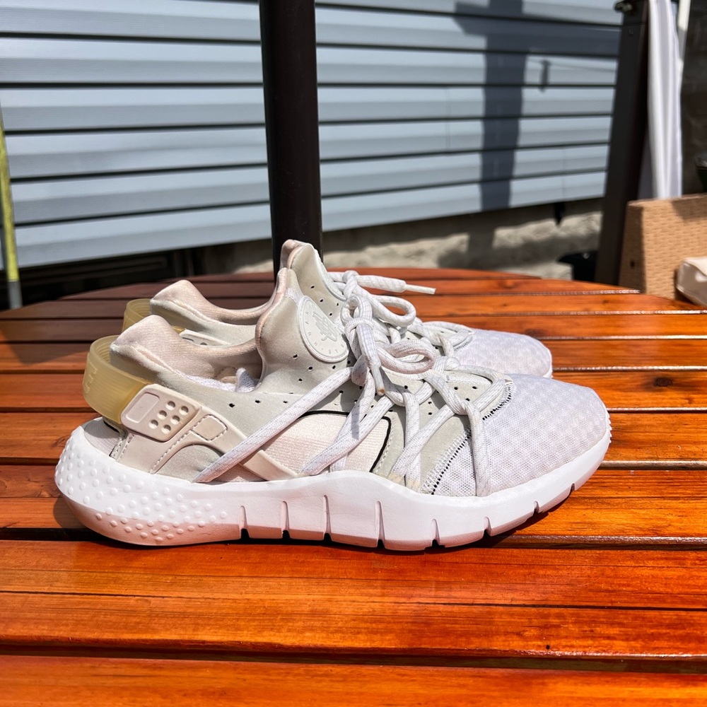 Nike huarache nm white sail sz 10